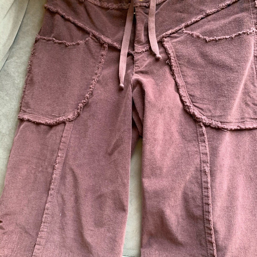 Cropped Wide leg pants.